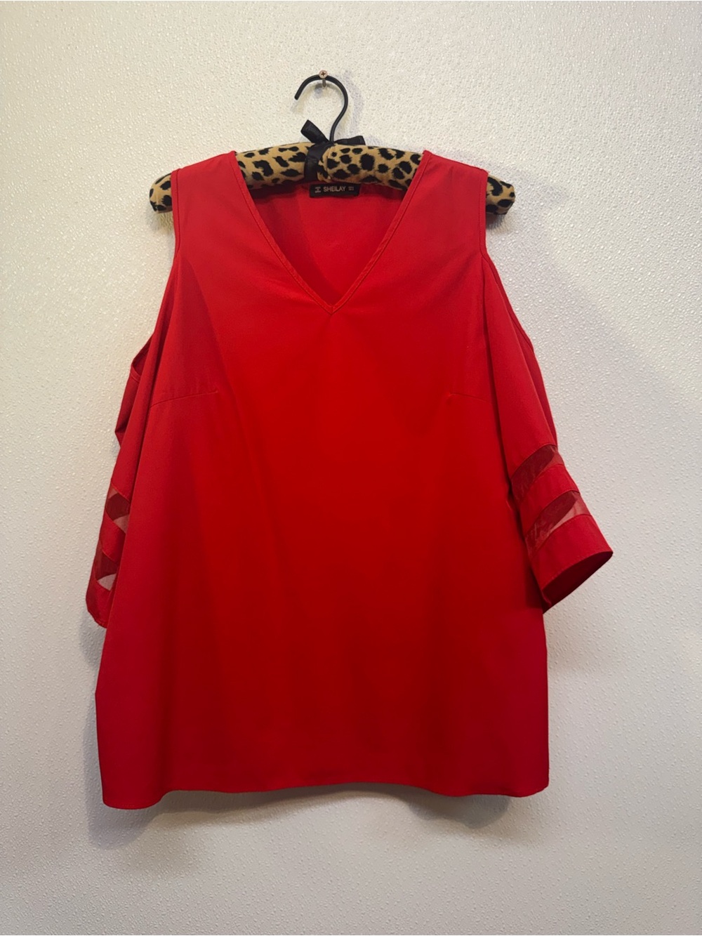 Sheilay Red V-Neck Cold-Shoulder Blouse Sz M